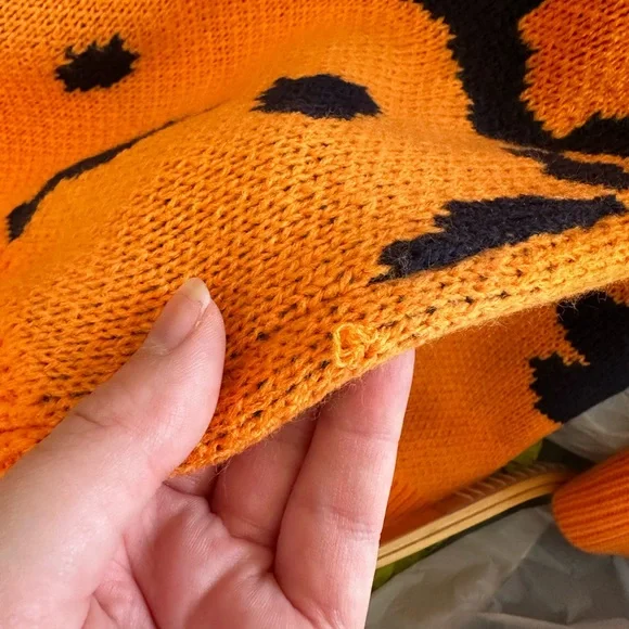 Shengu Polar Bear Crewneck Sweater Orange Back White Kawaii Oversized Knit Funky - Picture 13 of 13